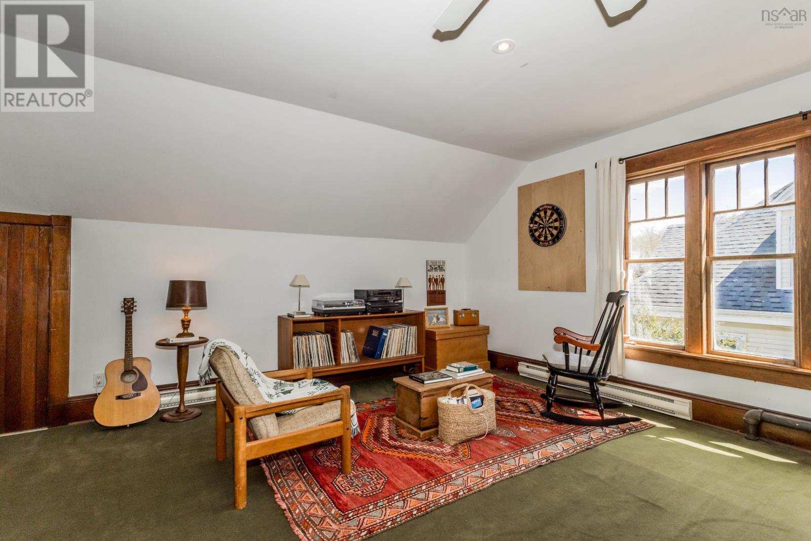 12 Linden Avenue Property Photo 43