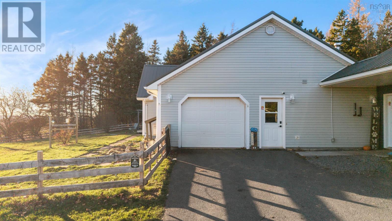 935 Brookside Road Property Photo 8