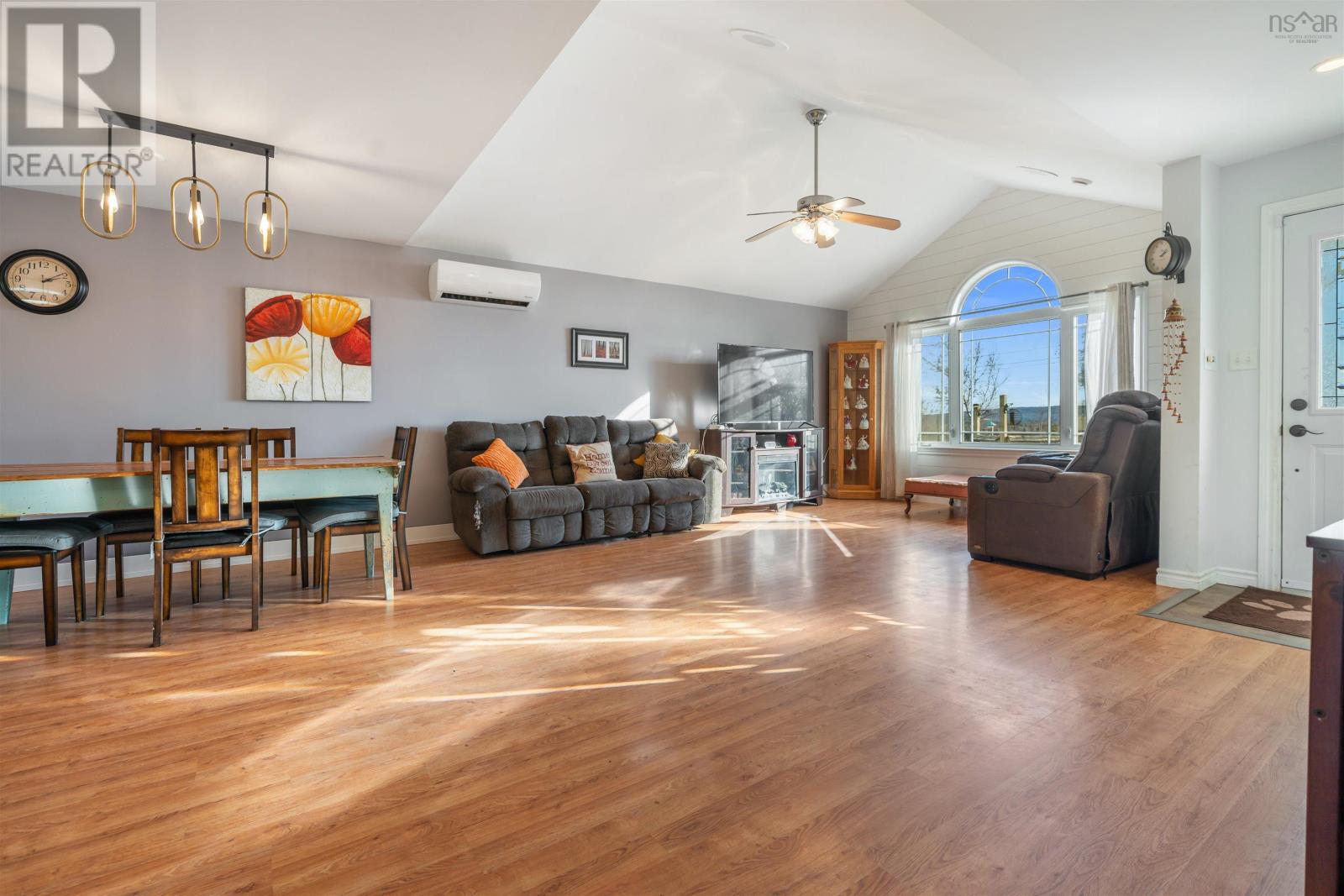 935 Brookside Road Property Photo 10