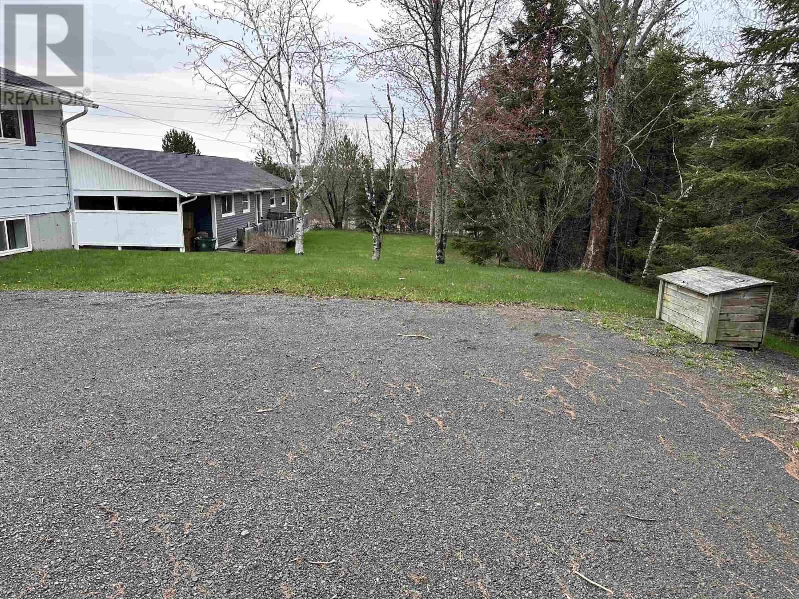 32 Greening Drive Property Photo 5