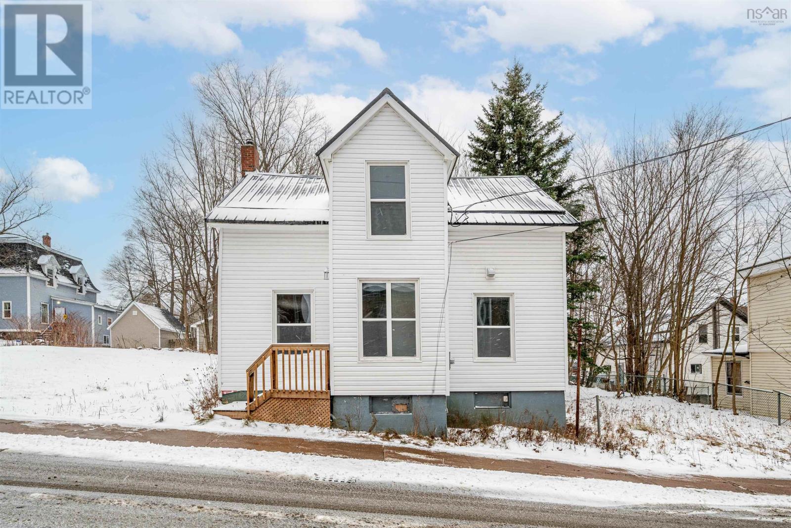 221 Maclean Street Property Photo 2