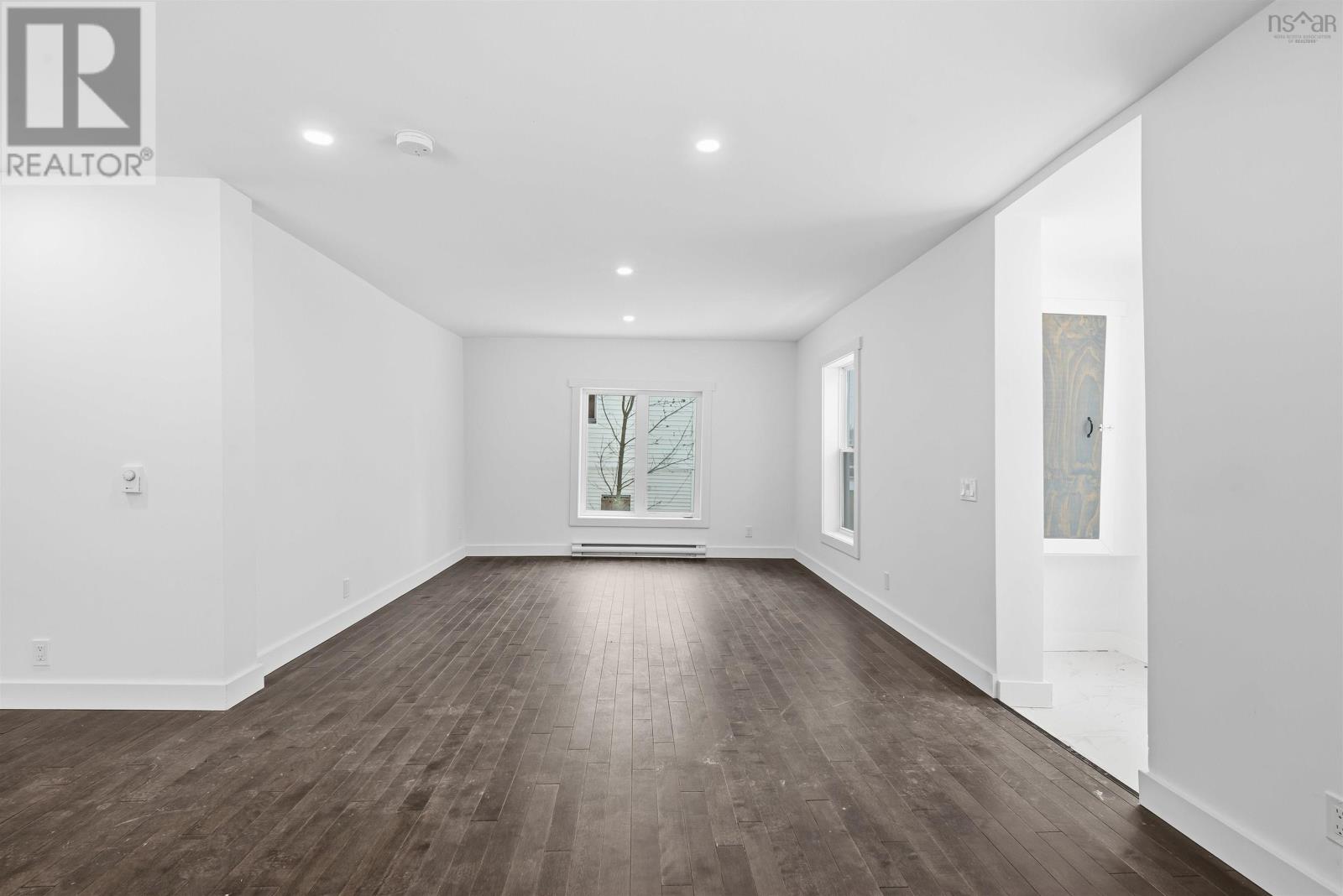 221 Maclean Street Property Photo 7