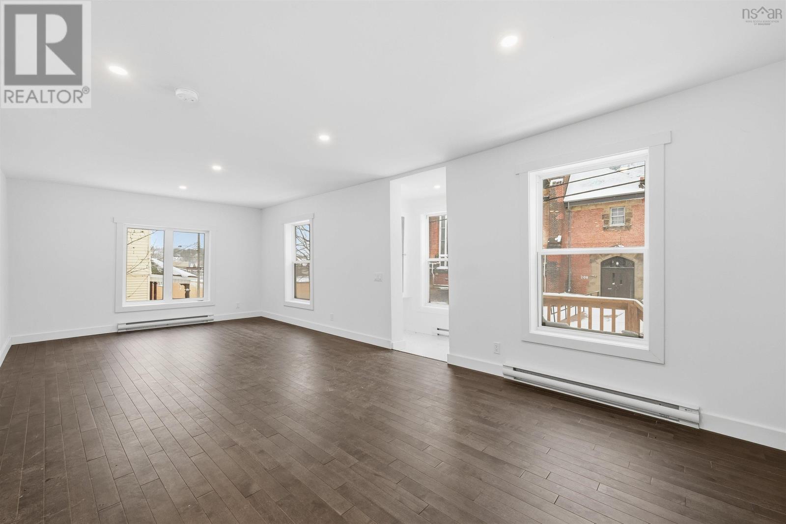 221 Maclean Street Property Photo 8