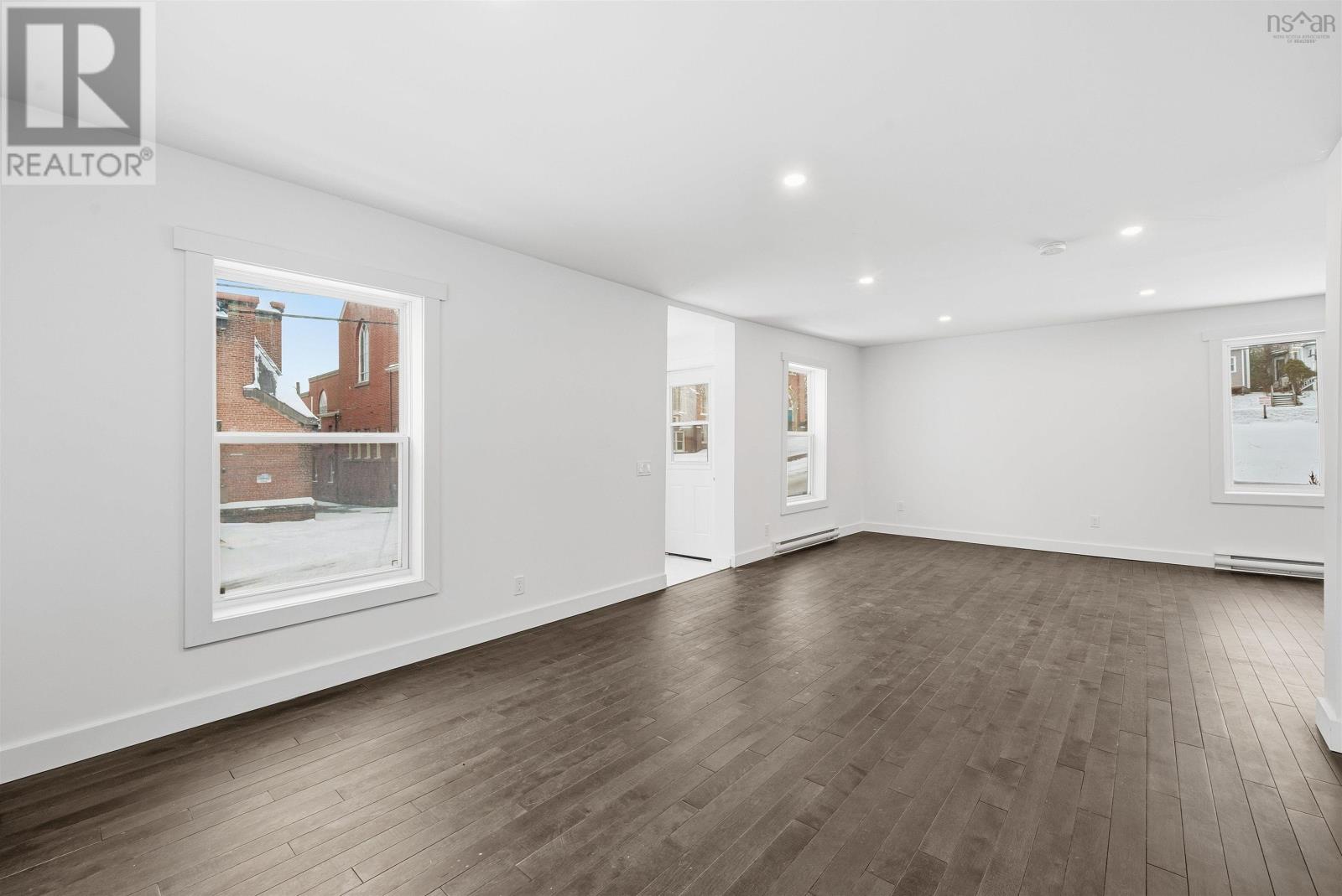 221 Maclean Street Property Photo 9