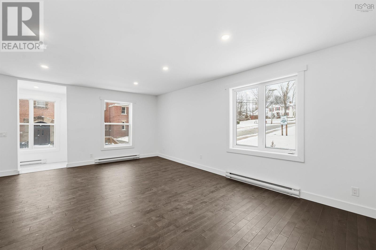 221 Maclean Street Property Photo 11