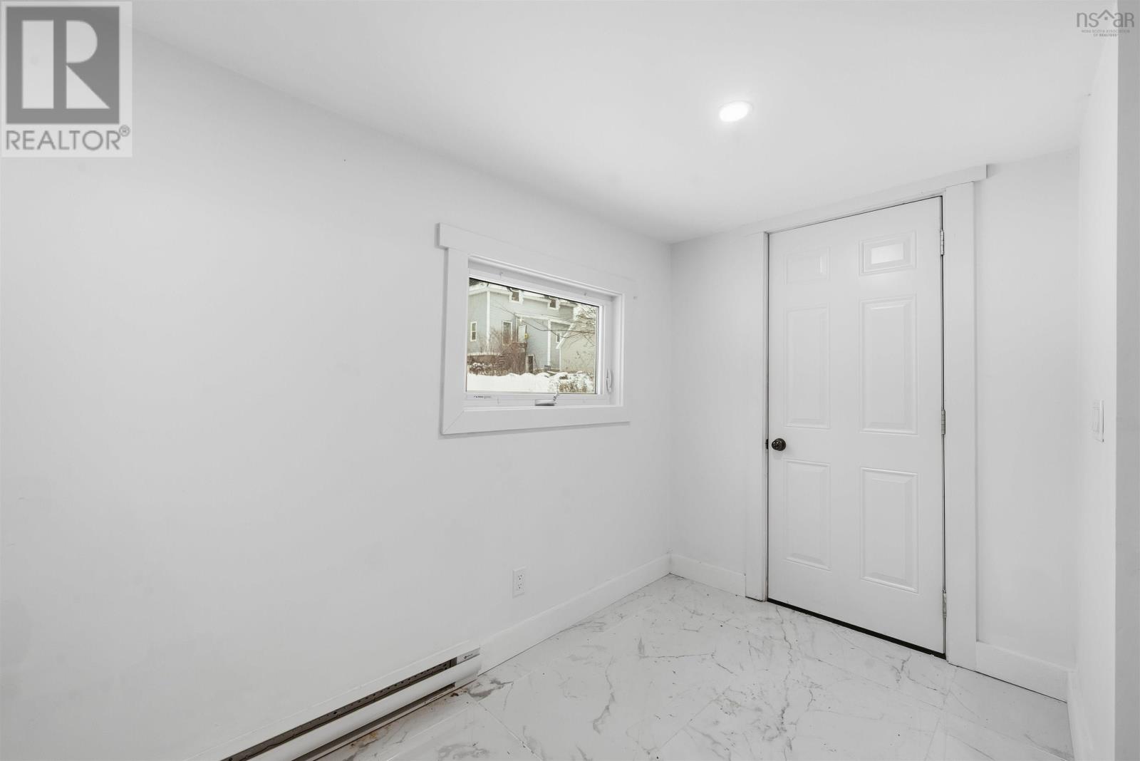 221 Maclean Street Property Photo 12