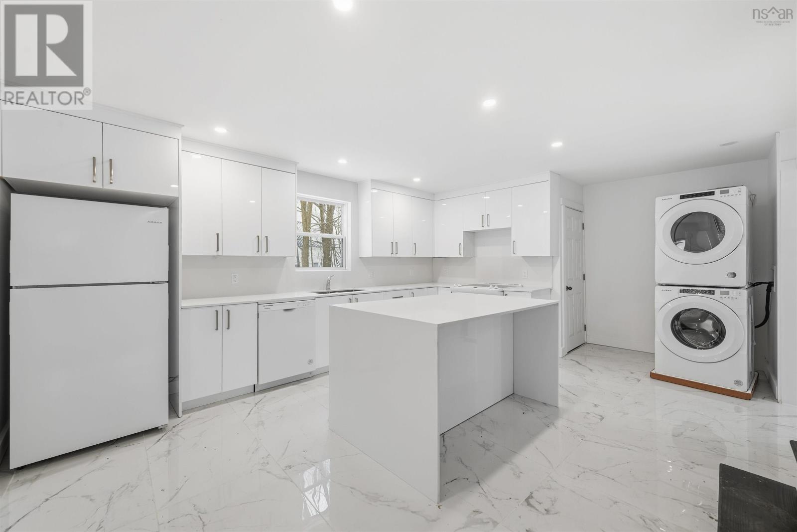221 Maclean Street Property Photo 15