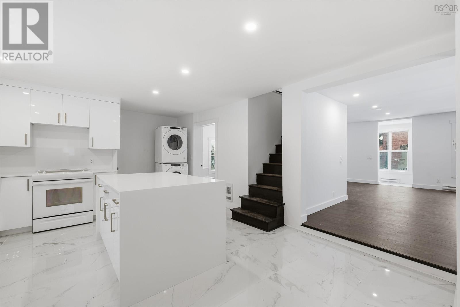 221 Maclean Street Property Photo 16