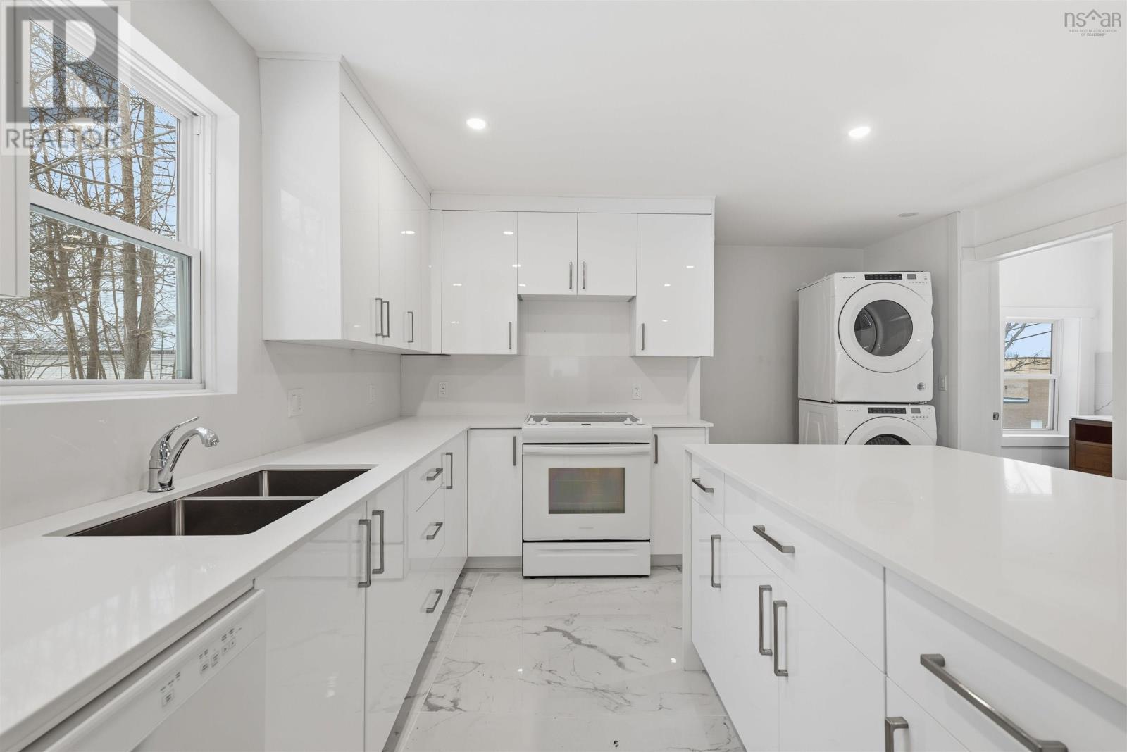 221 Maclean Street Property Photo 18