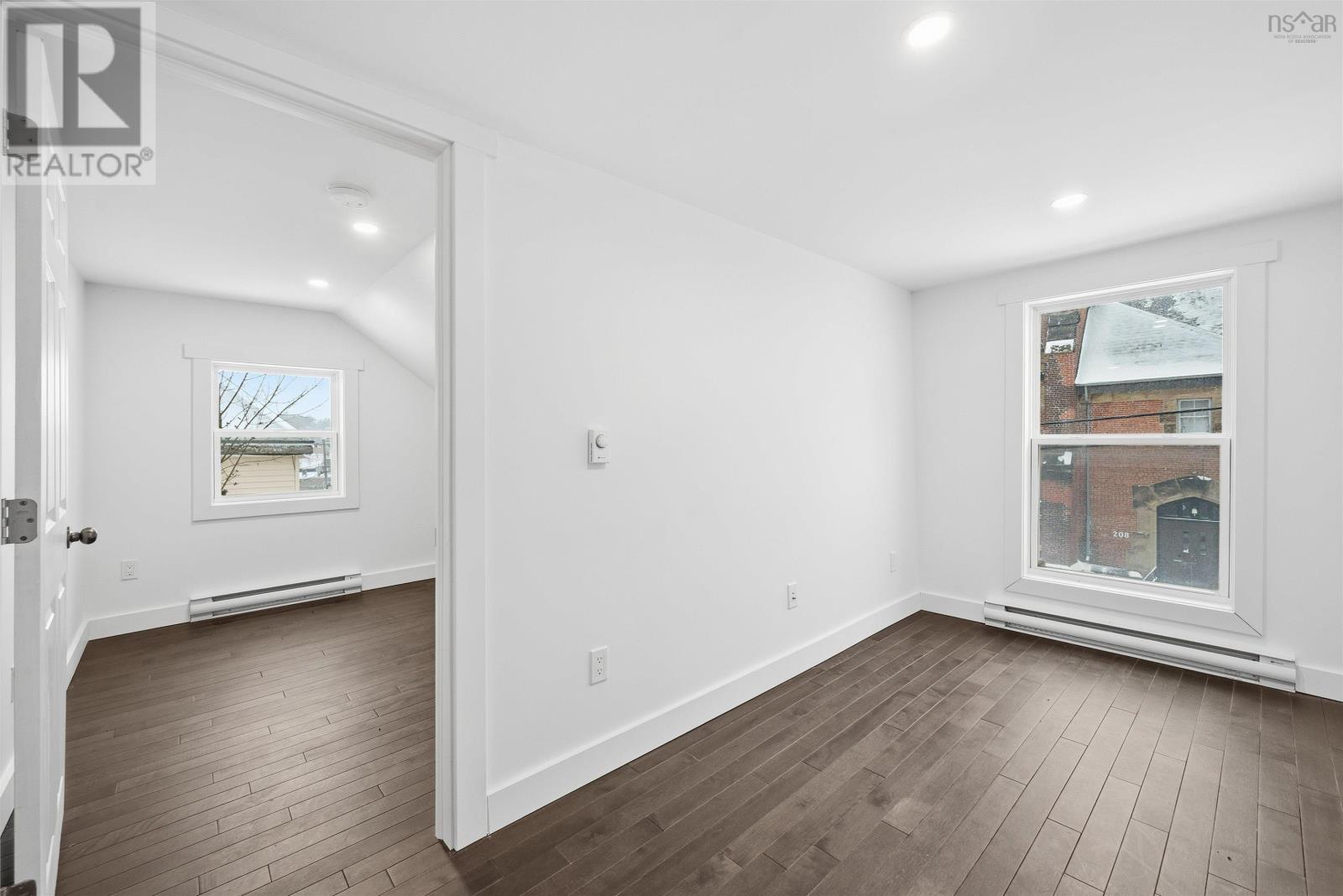 221 Maclean Street Property Photo 24