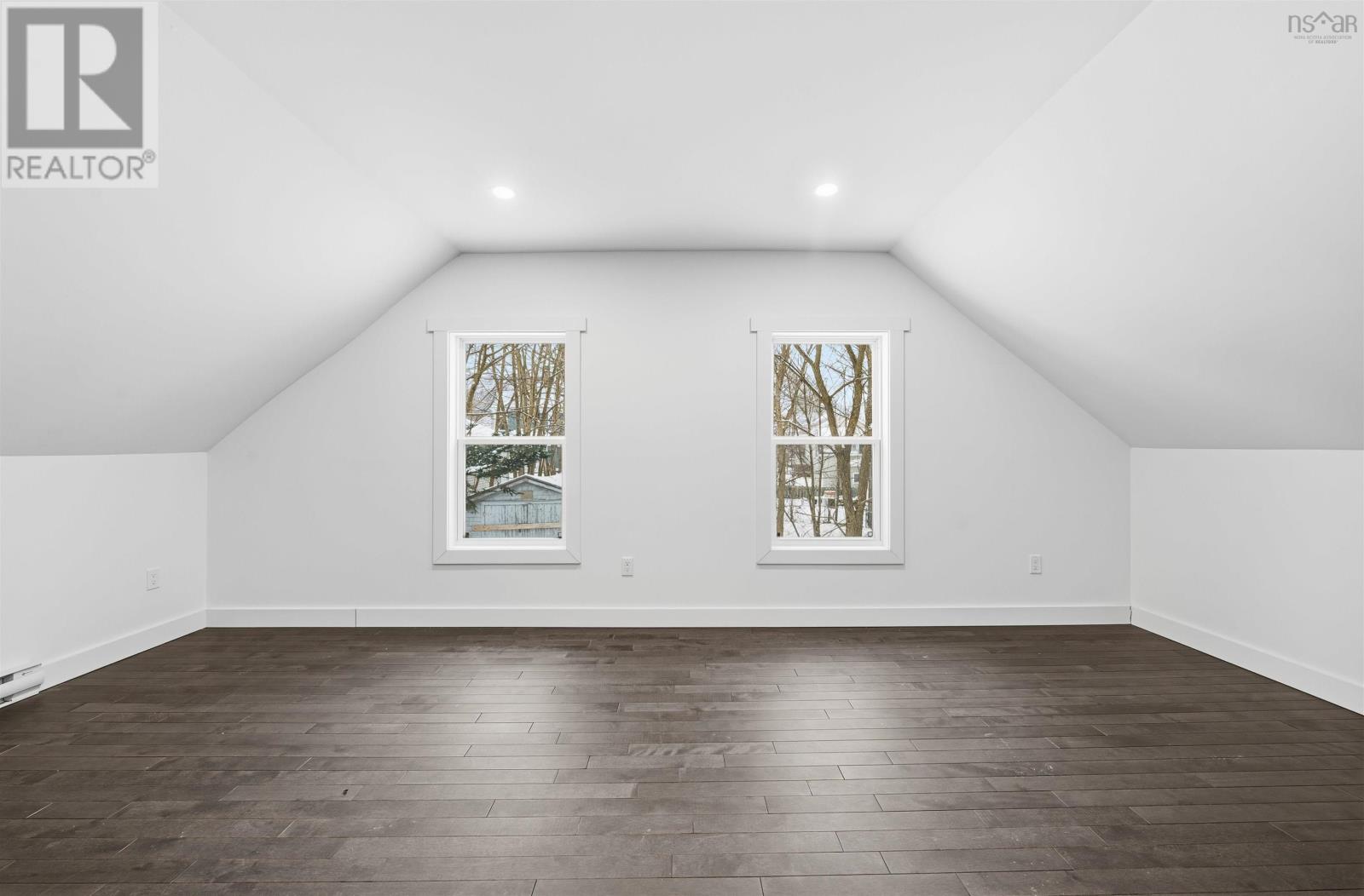 221 Maclean Street Property Photo 30