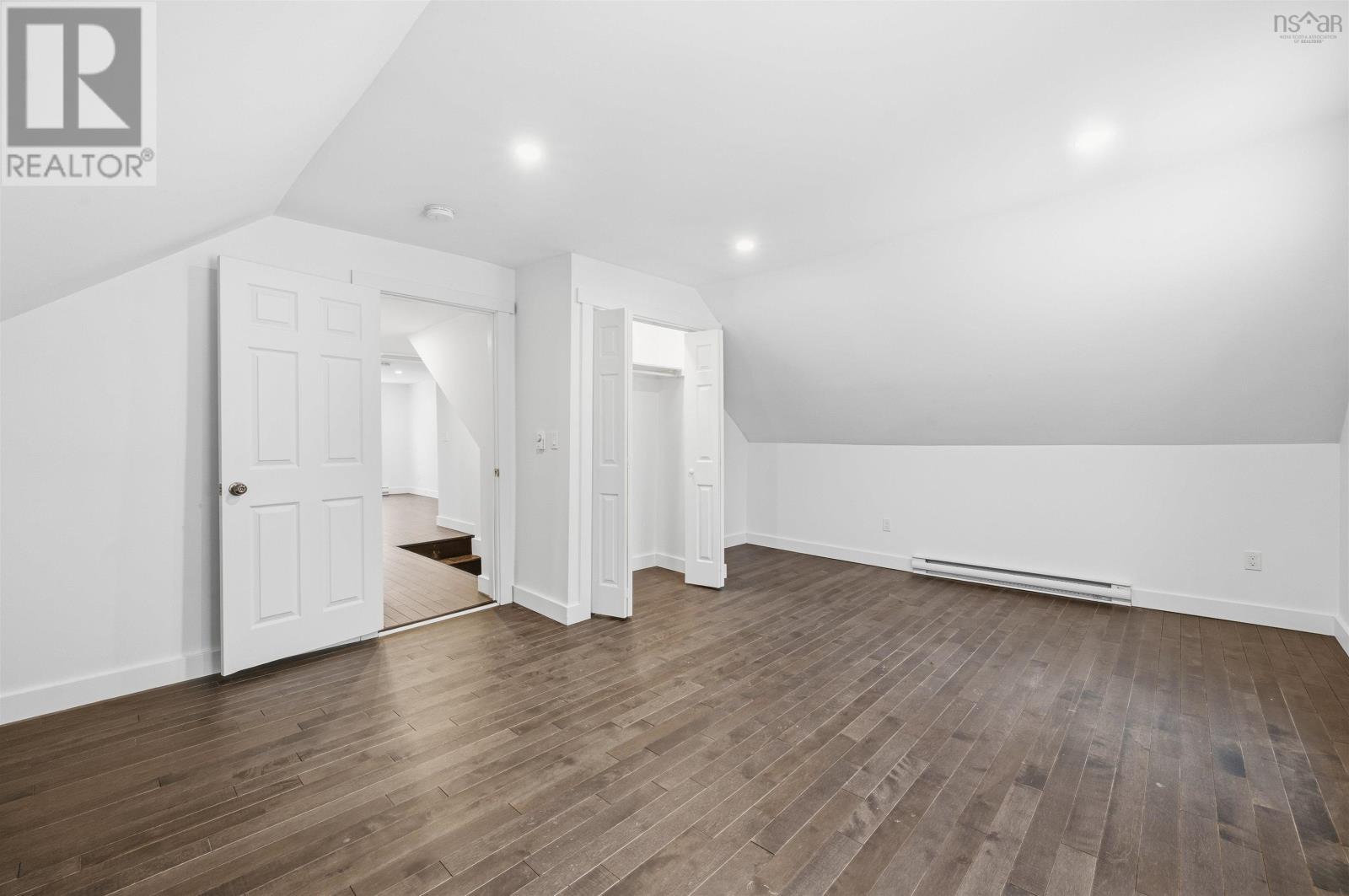 221 Maclean Street Property Photo 31