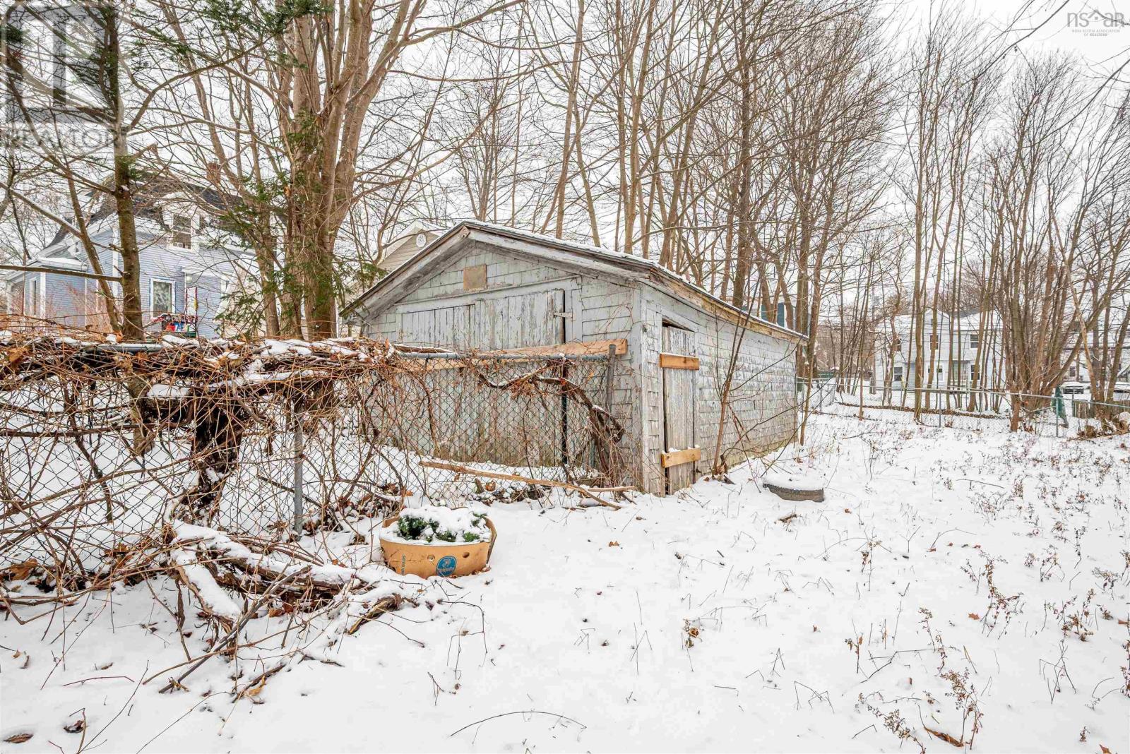 221 Maclean Street Property Photo 40