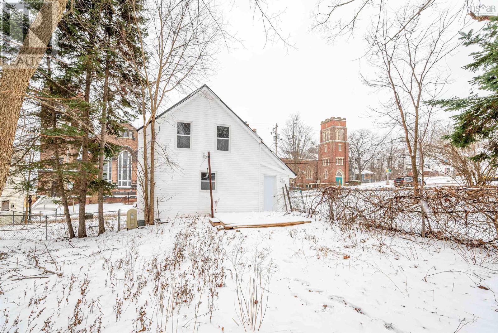 221 Maclean Street Property Photo 43