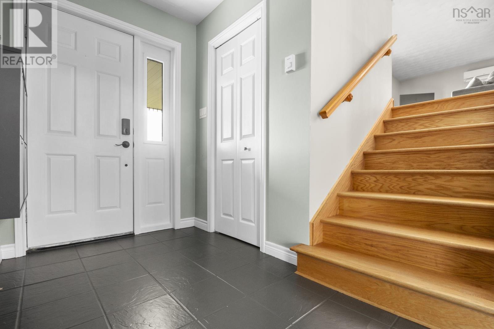2 Woods Court Property Photo 2
