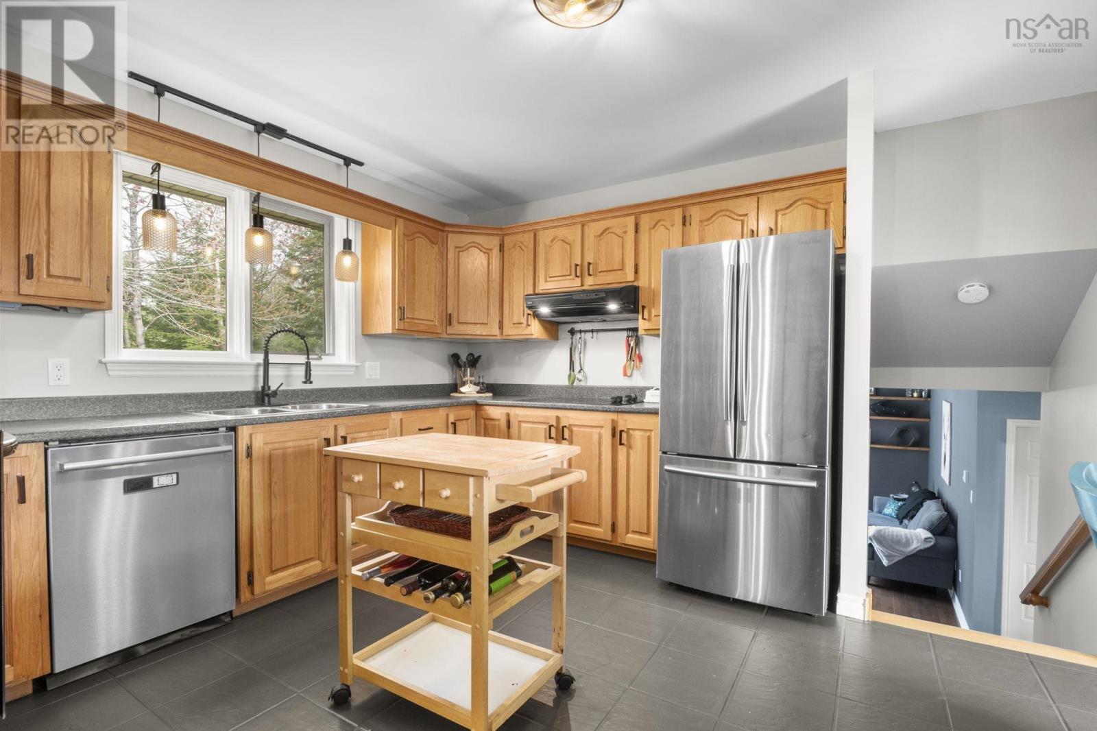 2 Woods Court Property Photo 8