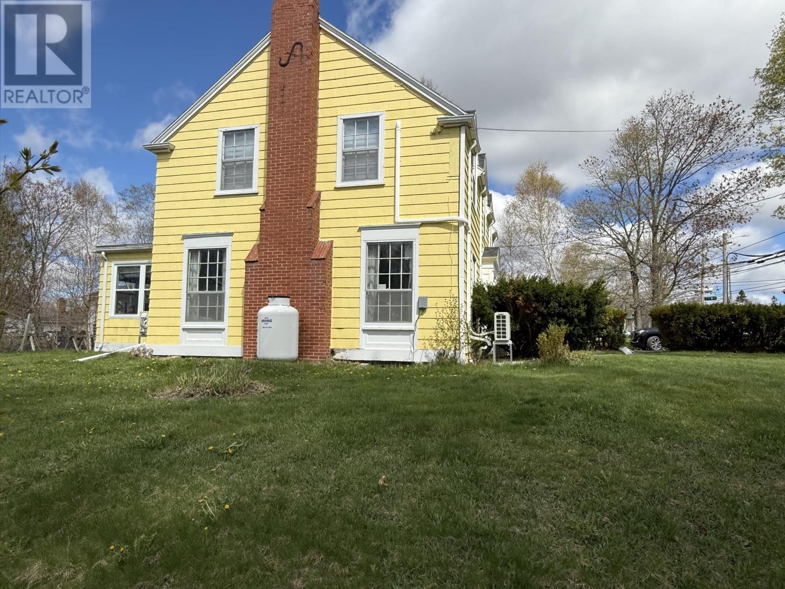 239 North River Road Property Photo 6