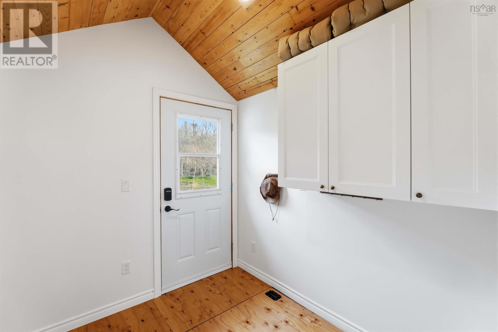 521 Granville Road Property Photo 16