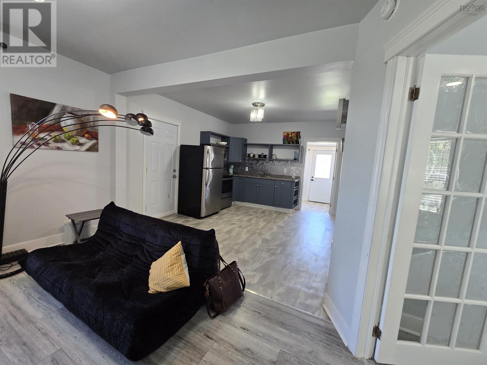 66 Oak Street Property Photo 8