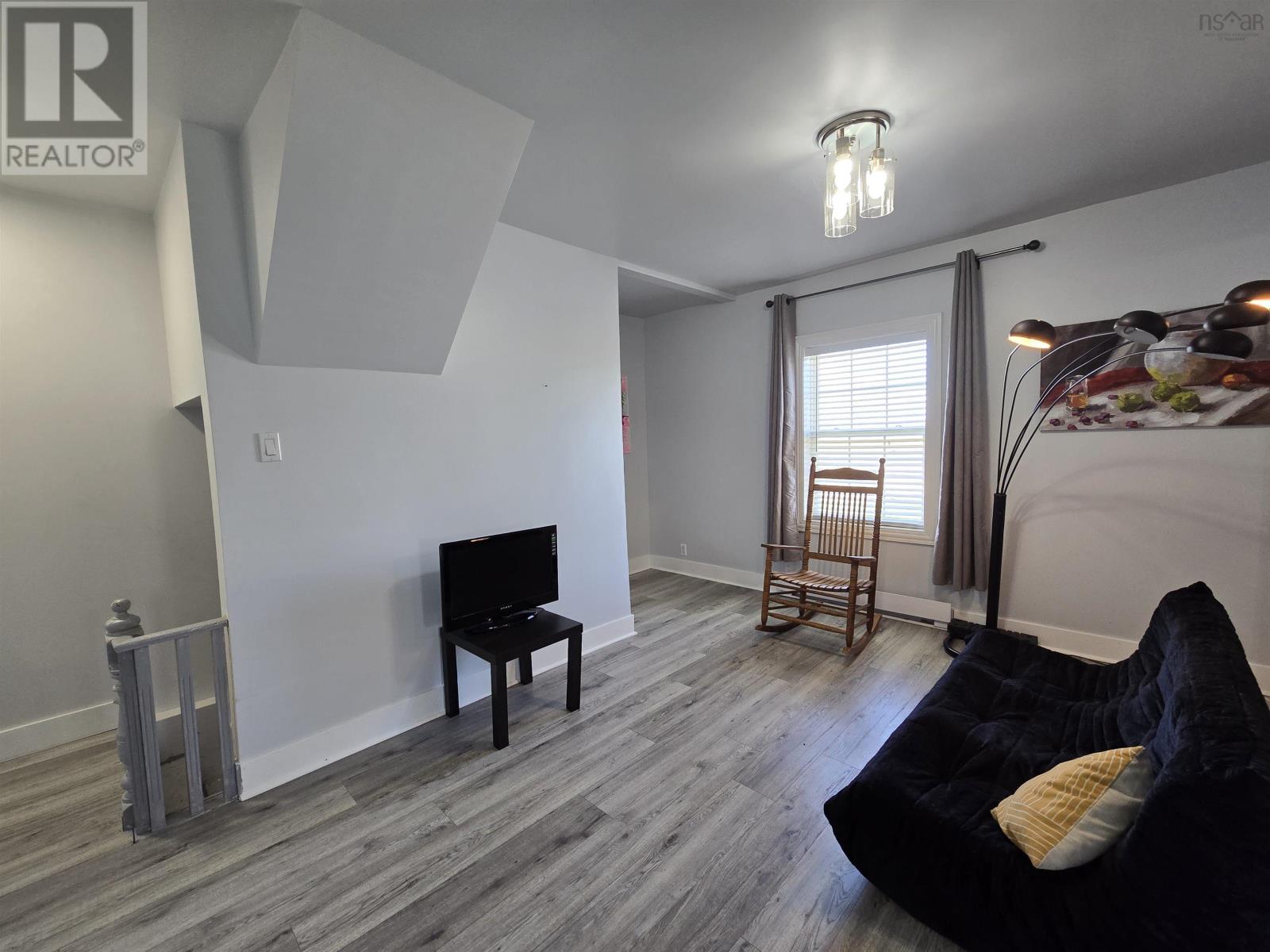66 Oak Street Property Photo 12