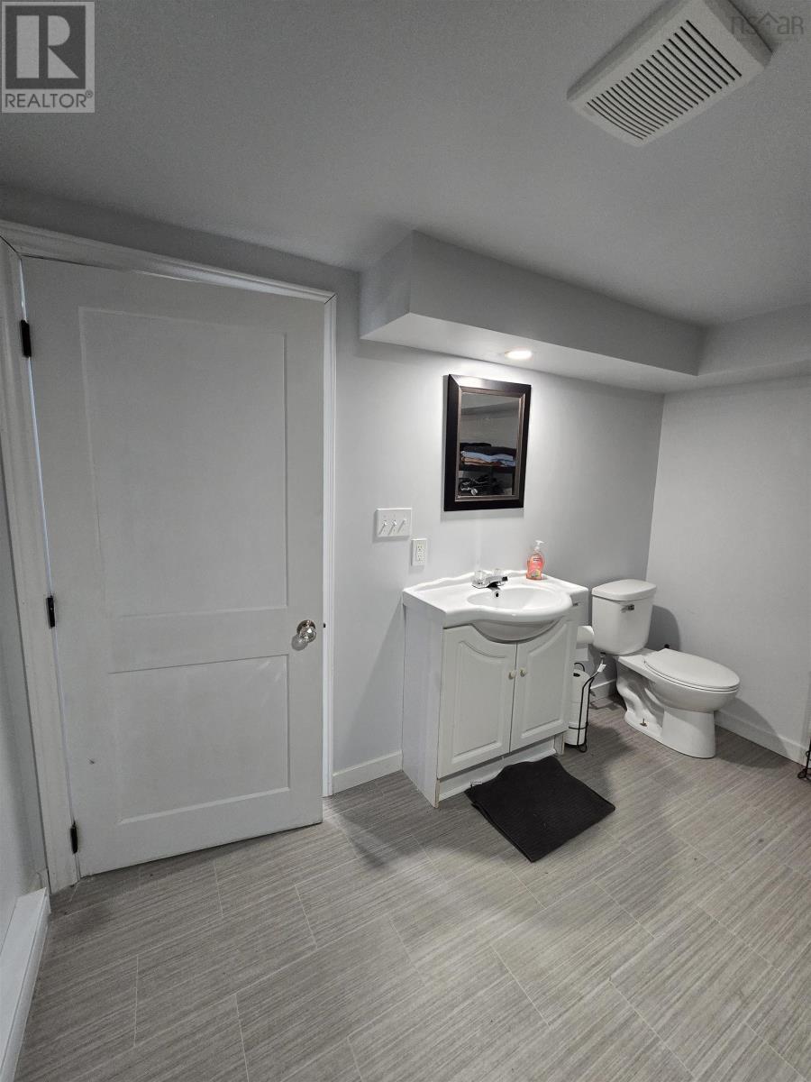 66 Oak Street Property Photo 37