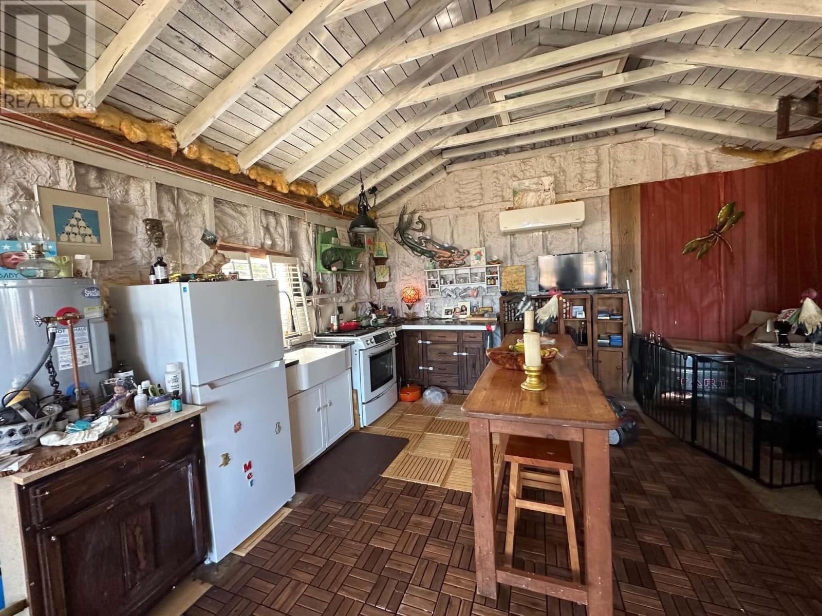 651 Higgins Road Property Photo 10