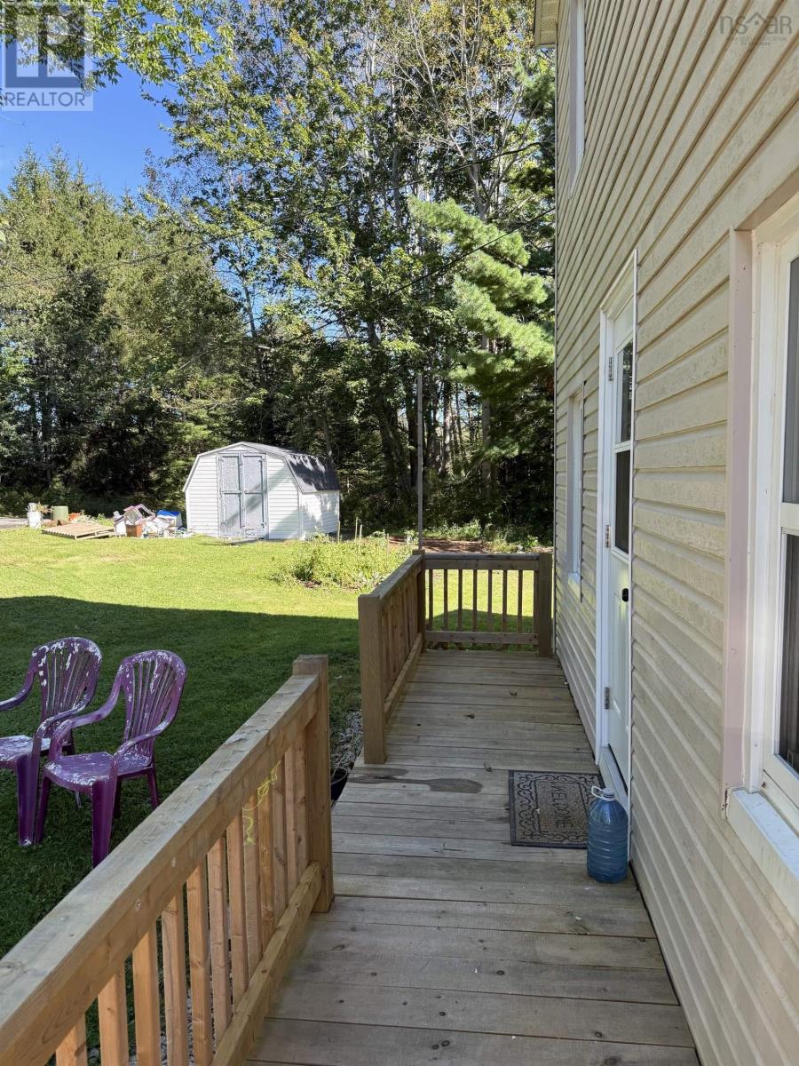 1125 Conquerall Road Property Photo 2