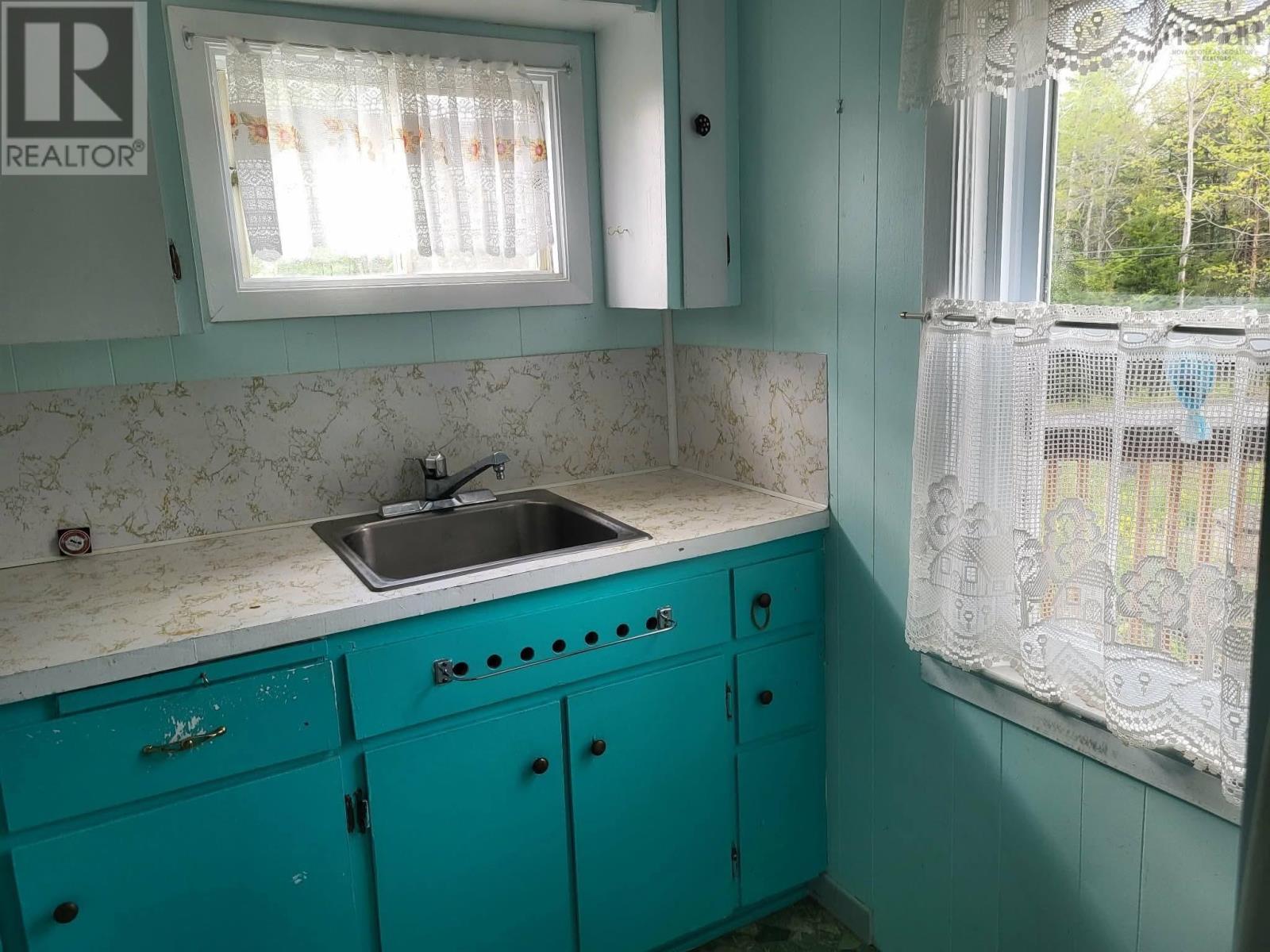 1125 Conquerall Road Property Photo 4