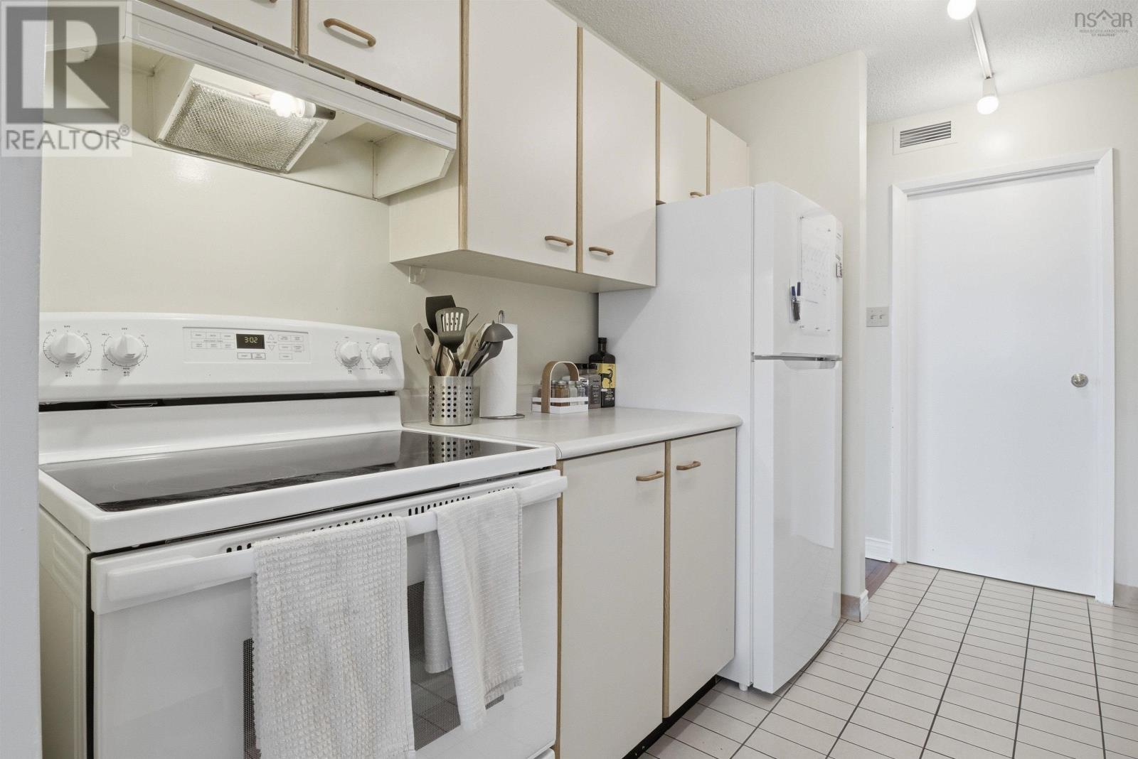 1014 45 Vimy Avenue Property Photo 13