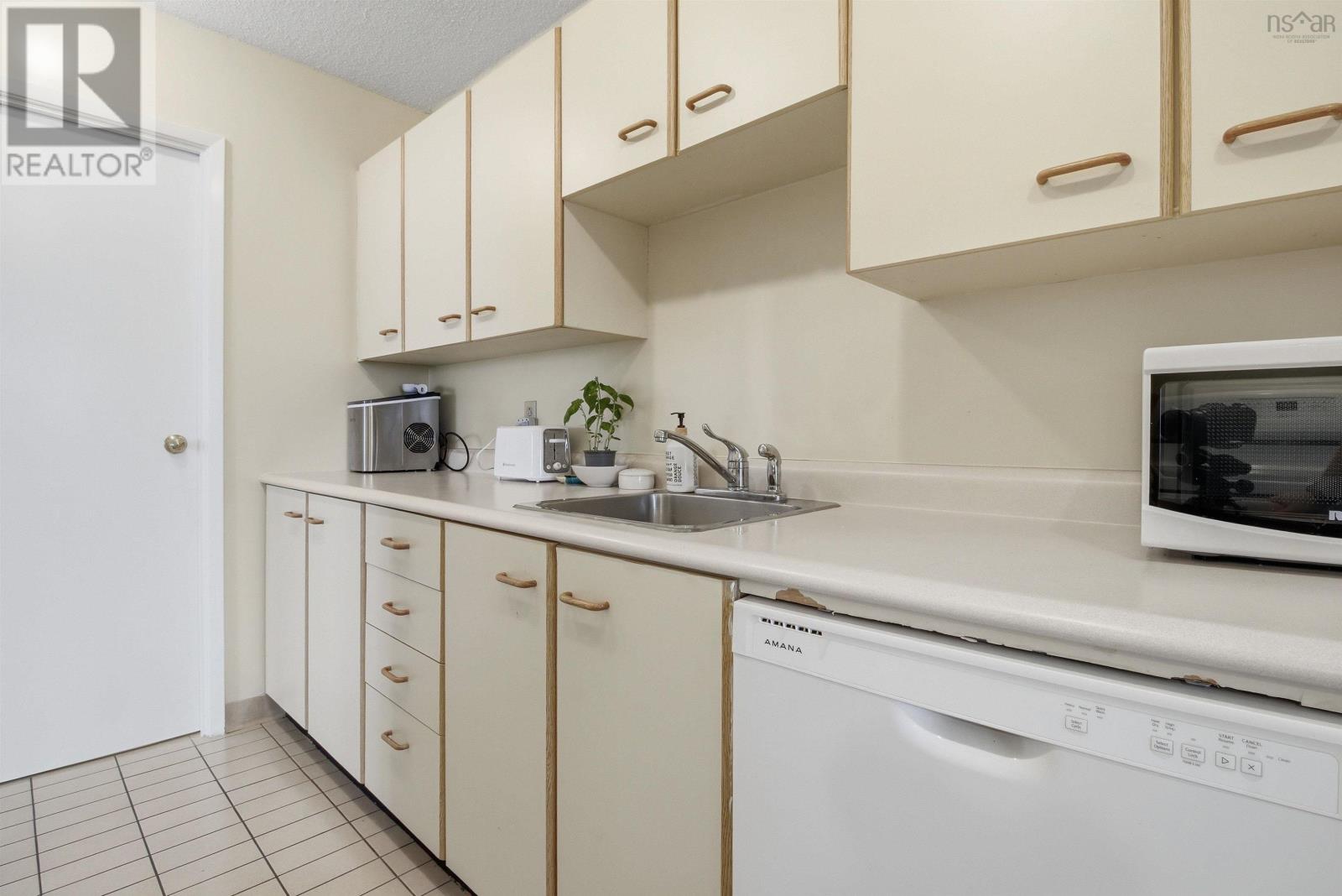 1014 45 Vimy Avenue Property Photo 15