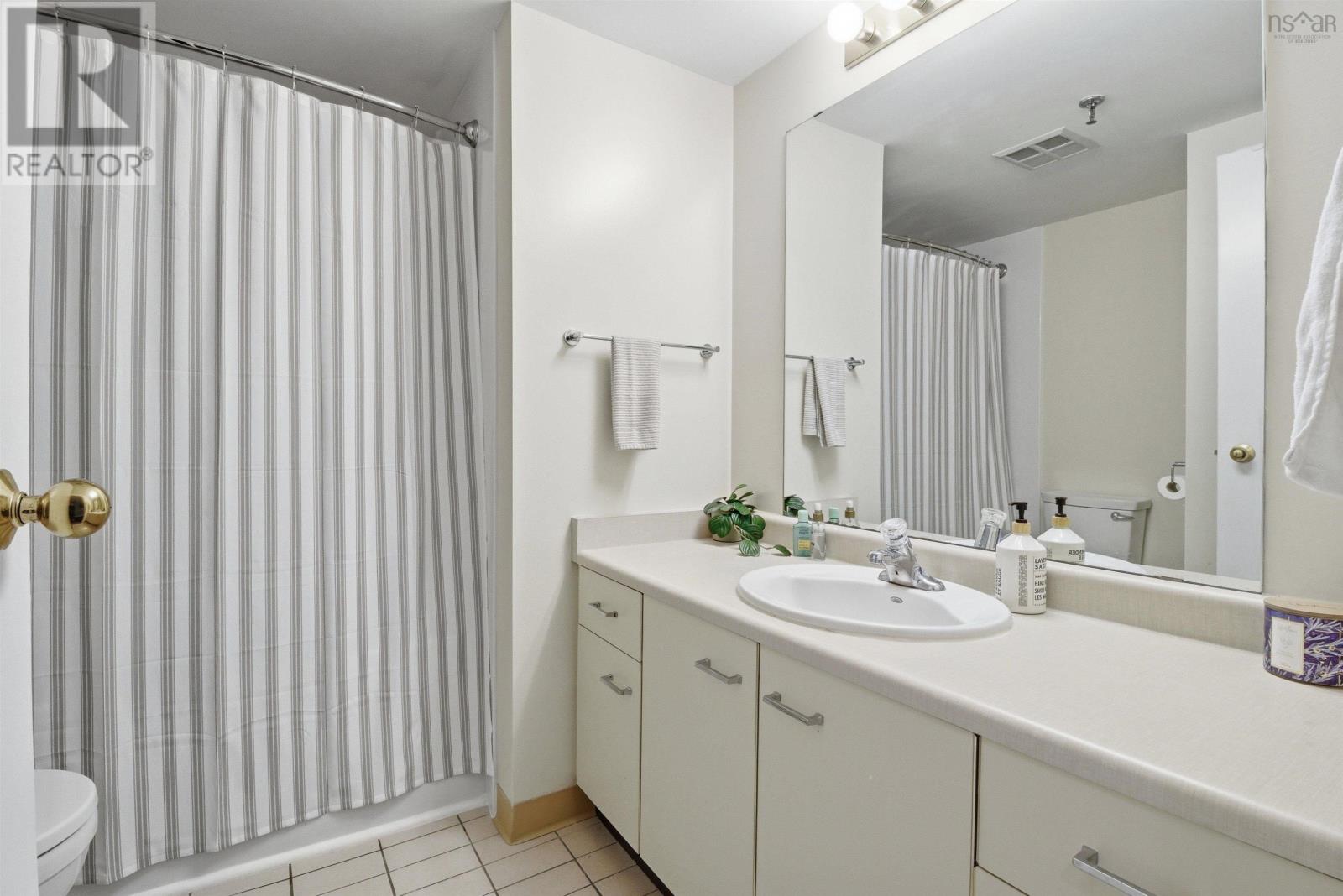 1014 45 Vimy Avenue Property Photo 29