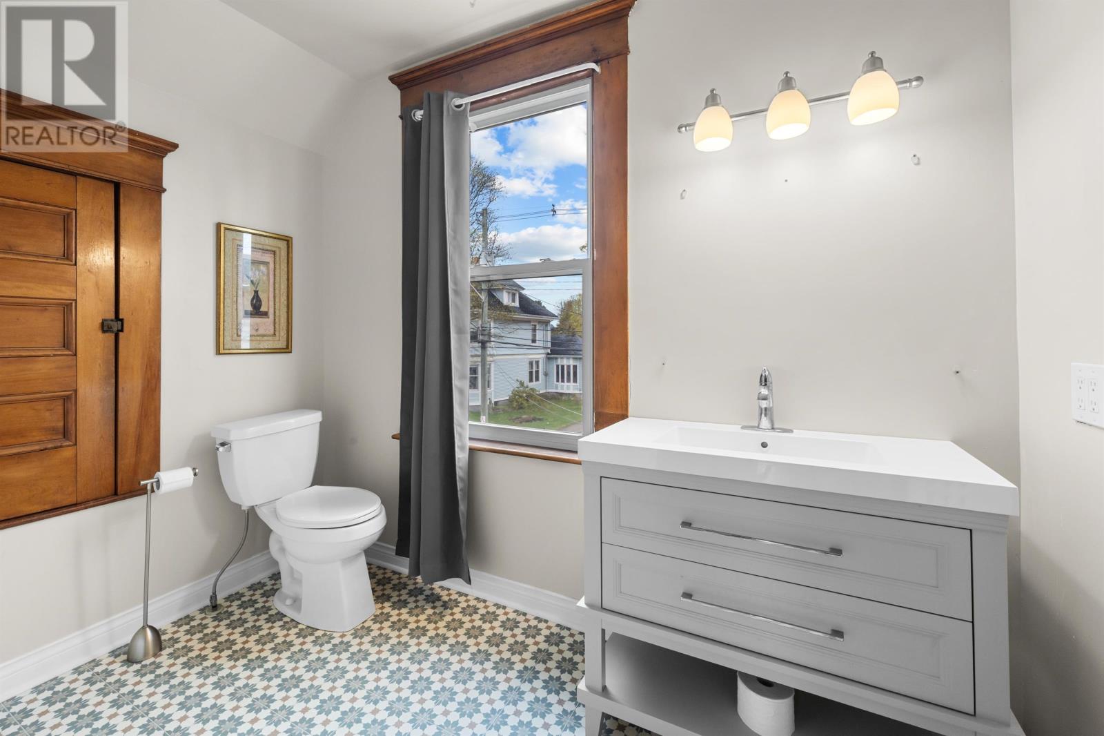 56 Spring Street Property Photo 33