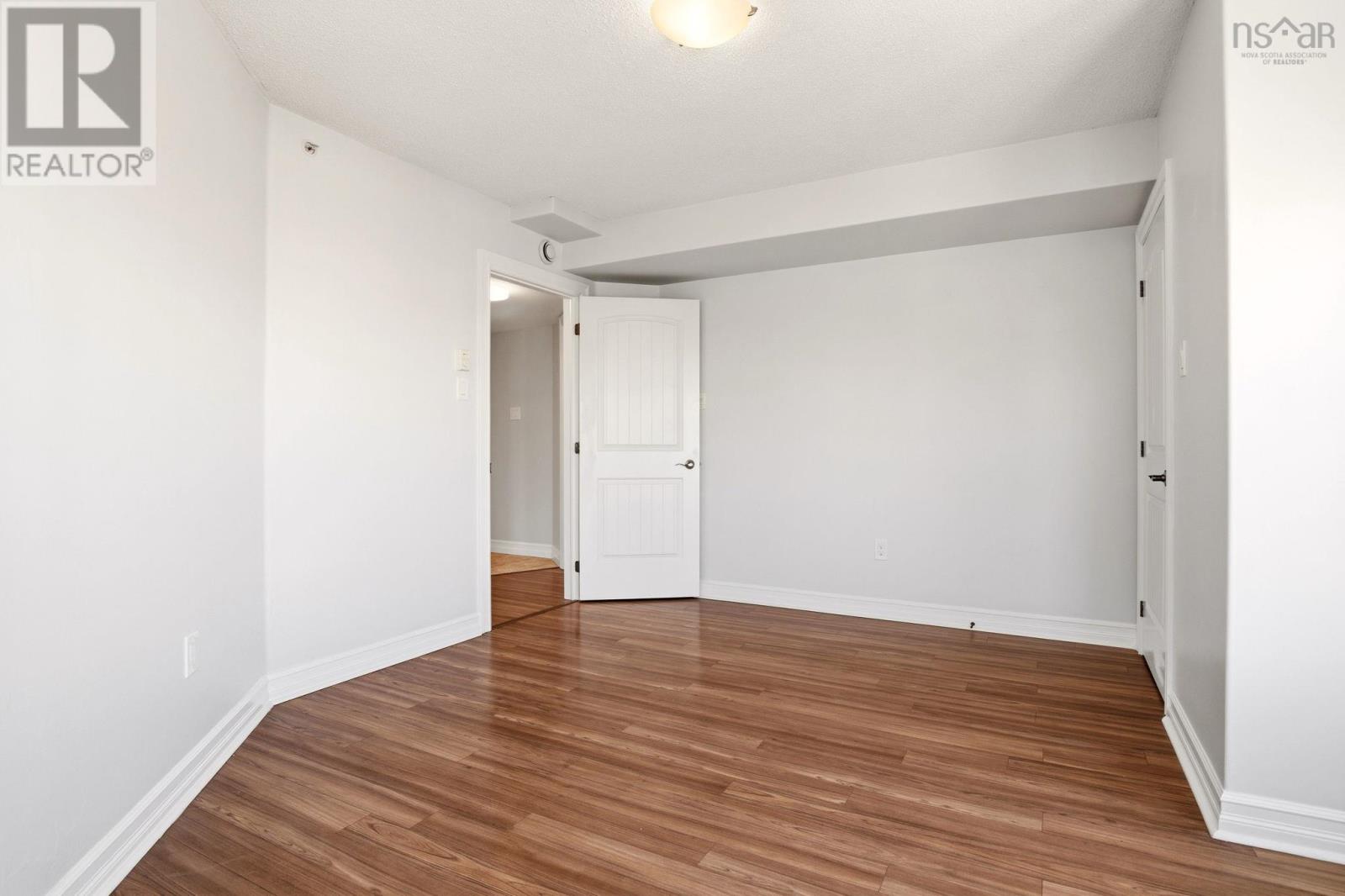 601 5505 Falkland Street Property Photo 24