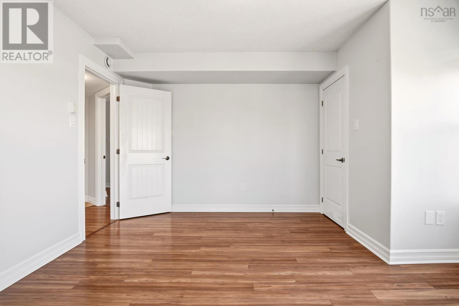 601 5505 Falkland Street Property Photo 25