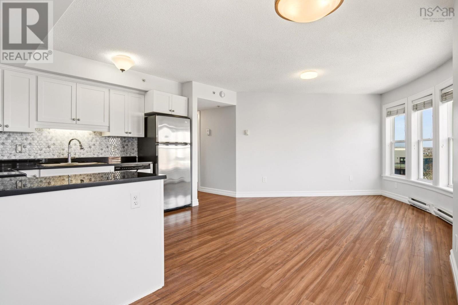 601 5505 Falkland Street Property Photo 28