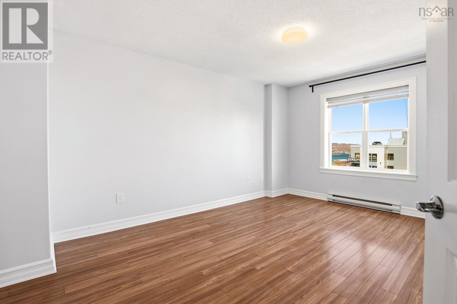 601 5505 Falkland Street Property Photo 32