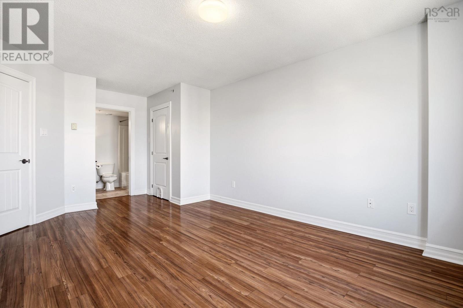601 5505 Falkland Street Property Photo 34