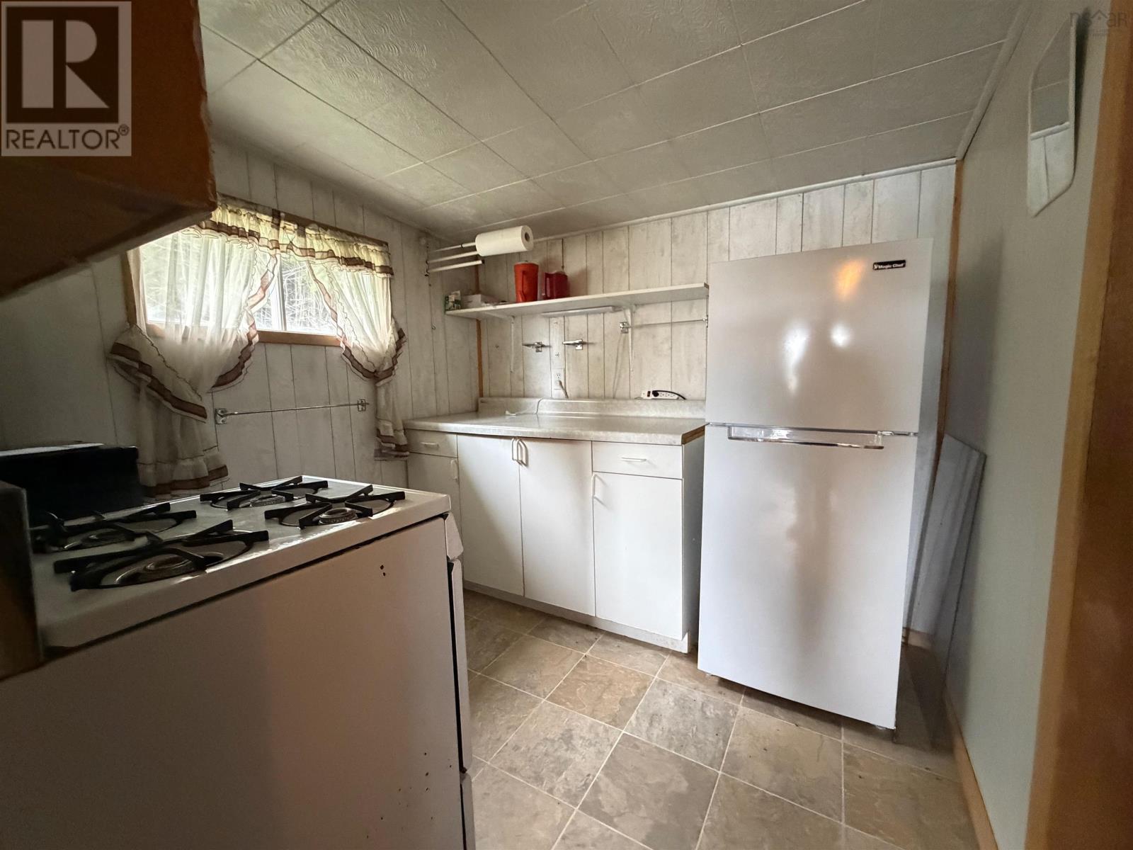 145 West Liscomb Point Road Property Photo 12