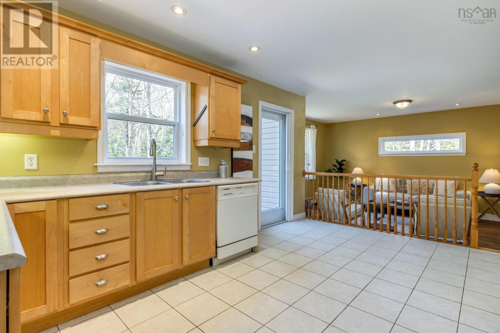 255 Sandwick Drive Property Photo 13