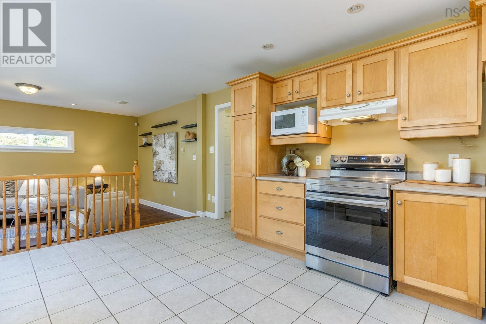 255 Sandwick Drive Property Photo 14