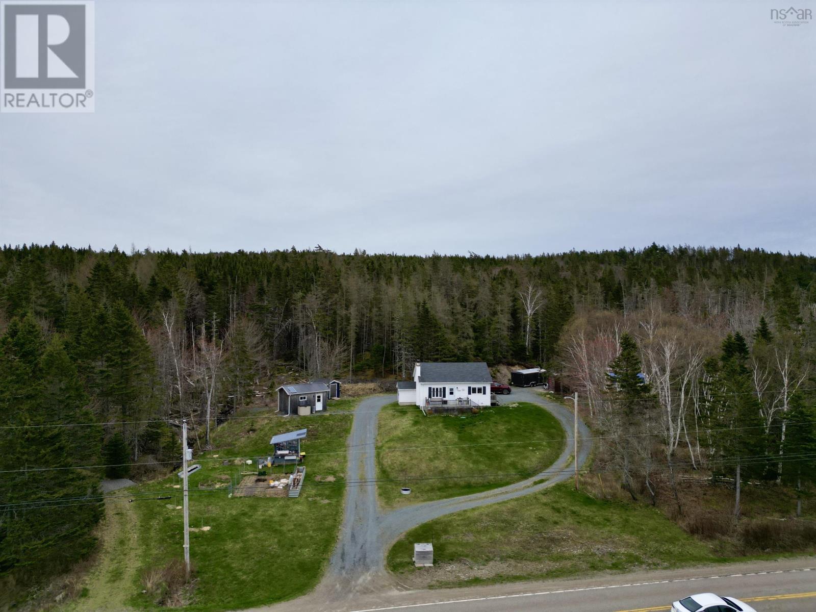 9384 Highway 7 Property Photo 3
