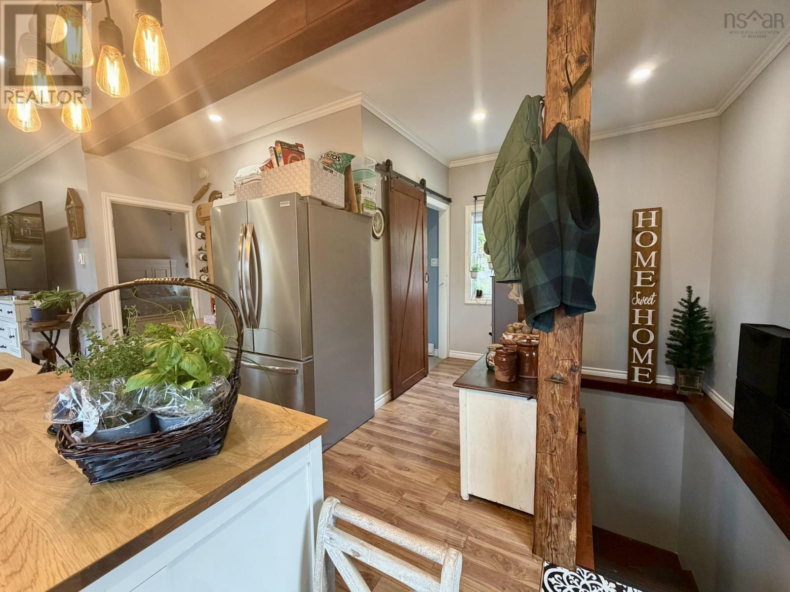 9384 Highway 7 Property Photo 10