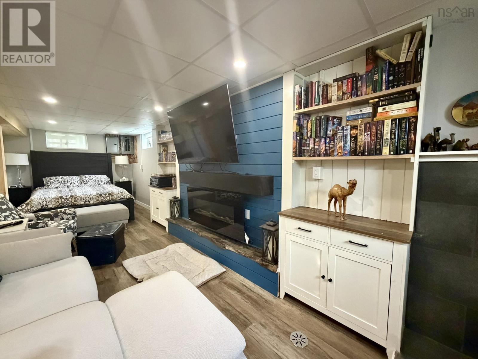 9384 Highway 7 Property Photo 15
