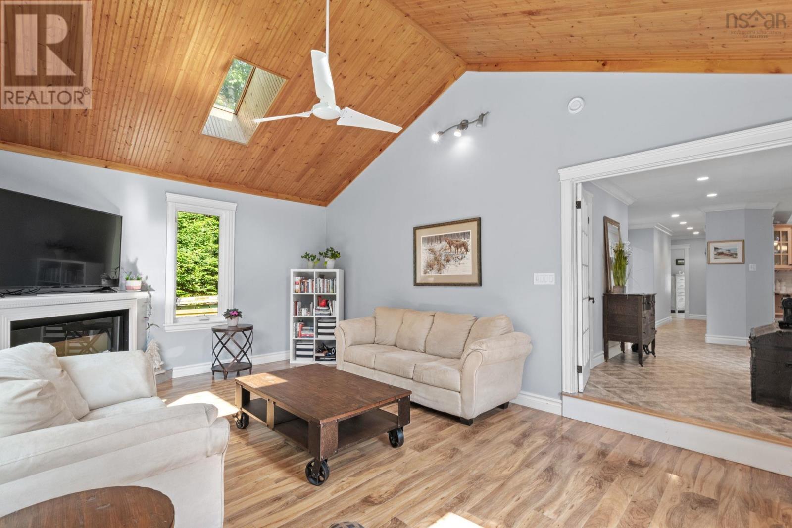 6 Spruce Lane Property Photo 3