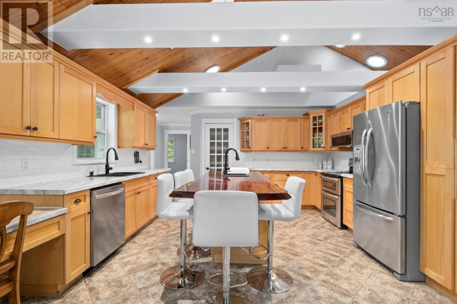 6 Spruce Lane Property Photo 8