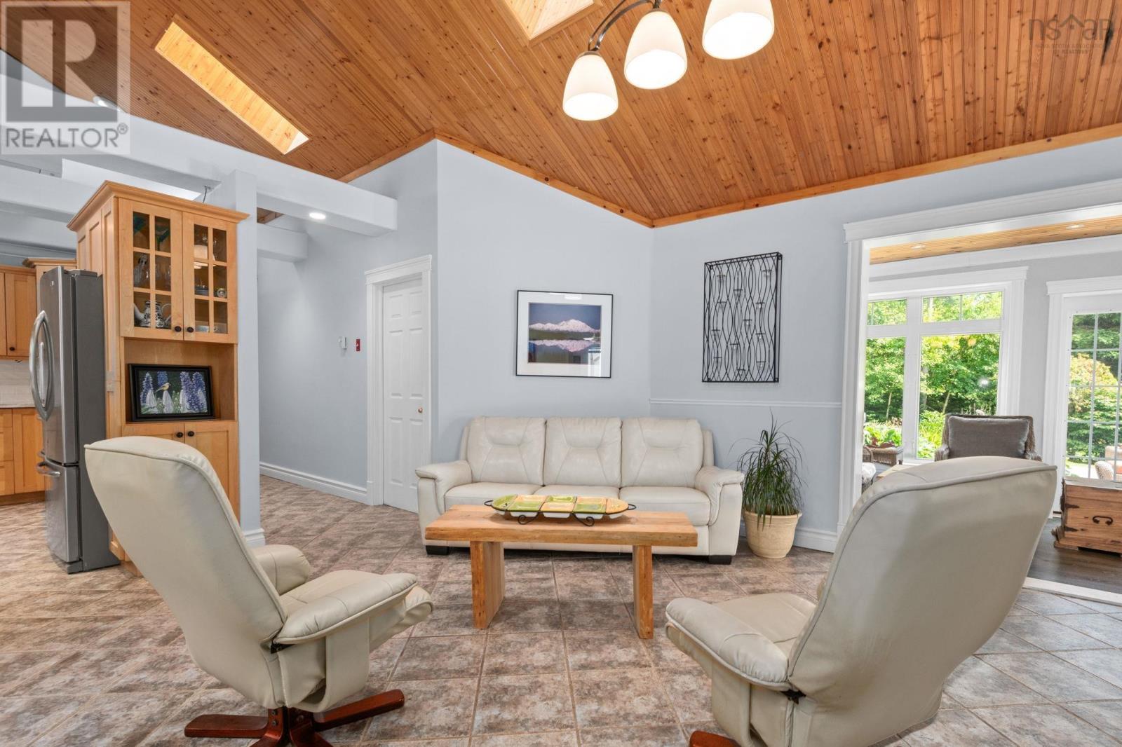 6 Spruce Lane Property Photo 16