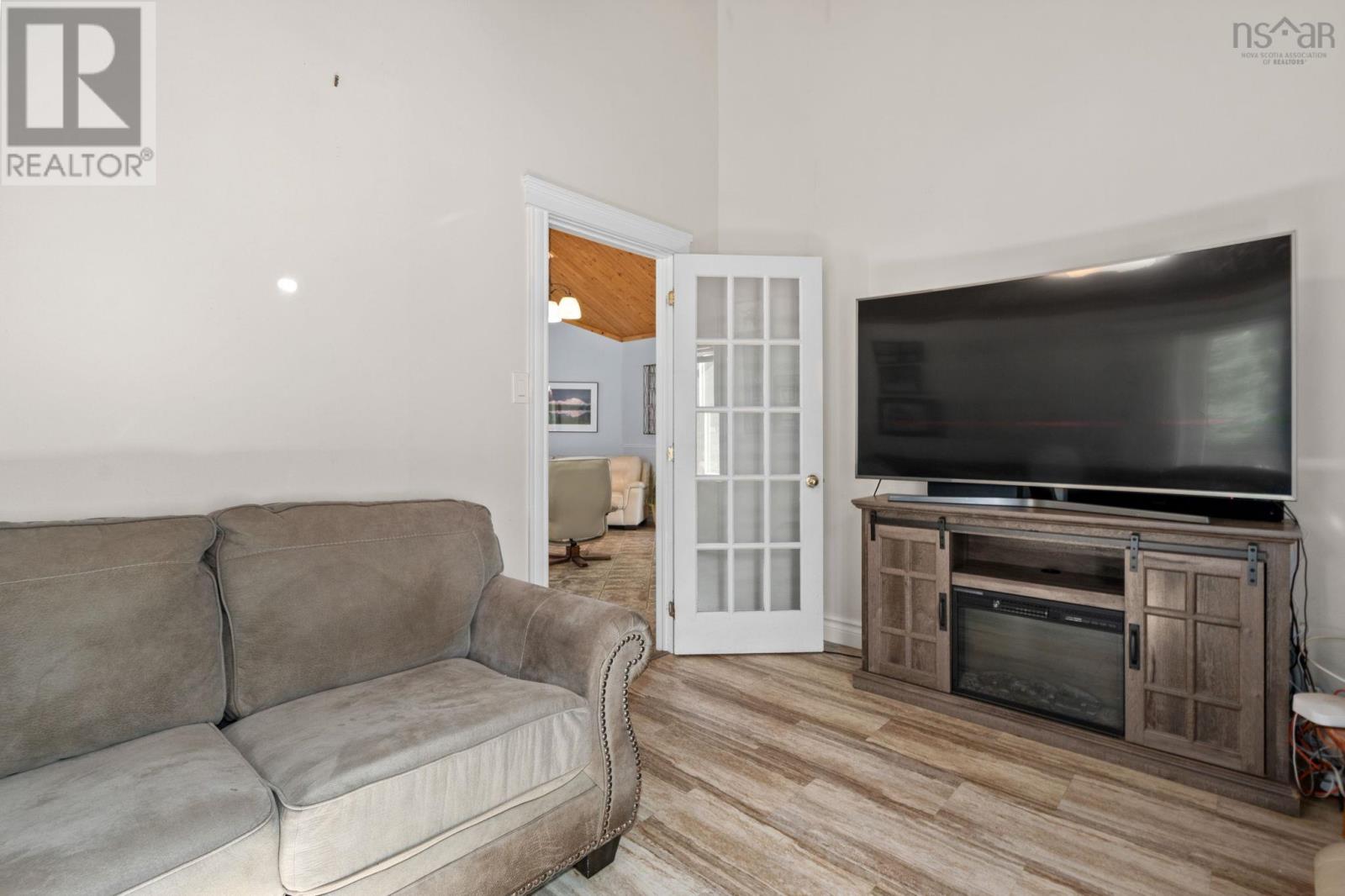 6 Spruce Lane Property Photo 19