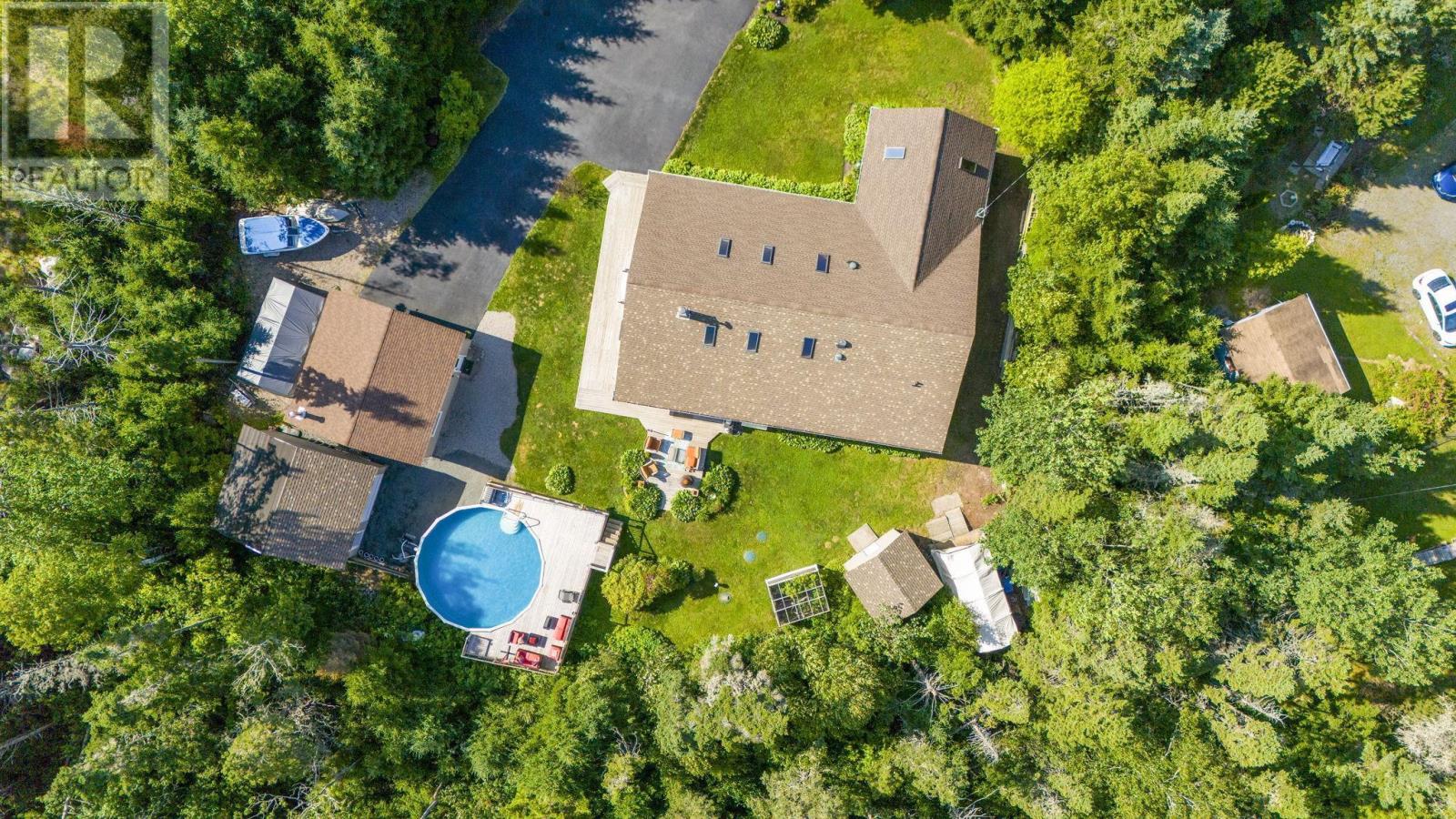 6 Spruce Lane Property Photo 47
