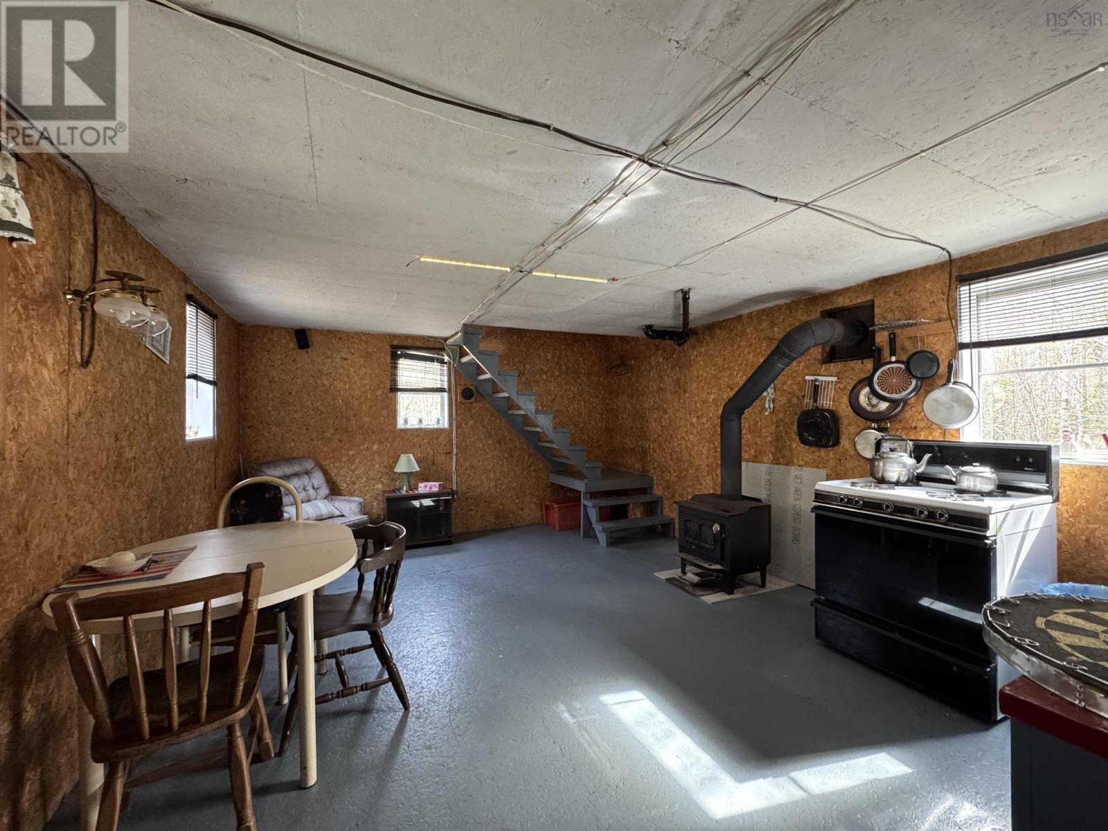 Shore Road W Property Photo 6
