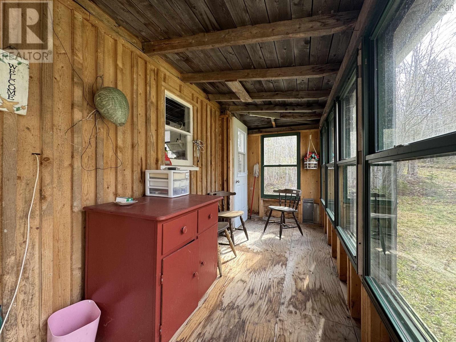 Shore Road W Property Photo 11